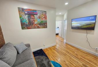 Apartment in New York has Balcony rooms