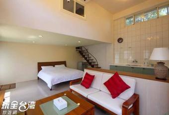 Mi Casa Homestay has Balcony rooms