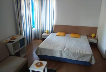 EXCSELSIOR apart 19 A allows 18 year olds to book a room