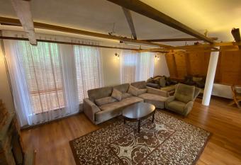 Villa Edi s has Balcony rooms