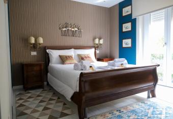 Hermitage Suites allows 18 year olds to book a room