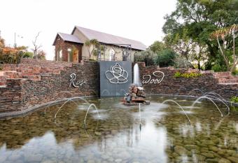 Rosewood Country Lodge has Balcony rooms