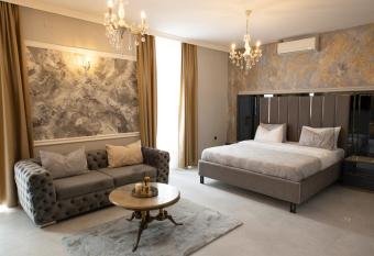 All Elevens 11 Apartments has Balcony rooms