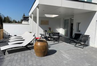 5 bedrooms house with city view jacuzzi and enclosed garden at Spa has Balcony rooms