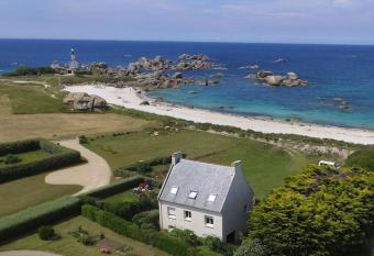 a lovely place to rent has Balcony rooms