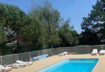 Chez Isabelle has Balcony rooms