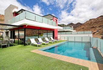 Villa Tauro 31 has Balcony rooms