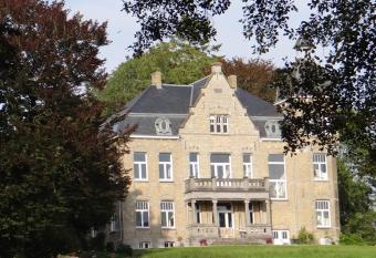 B&B Le Manoir de la Douve has Balcony rooms