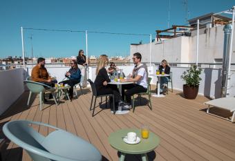 Aila II Hotel Boutique by SingularStays allows 18 year olds to book a room