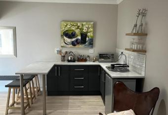 Metanoia Kingswood Golf Estate has Balcony rooms