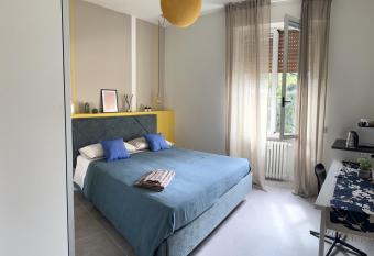 MARGHERITA DI PARMA allows 18 year olds to book a room