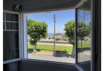 Arcachonnaise de charme premi  re ligne vue mer allows 18 year olds to book a room