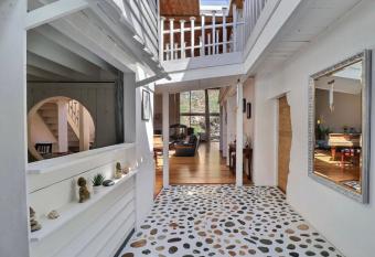 Chez Ventura has Balcony rooms