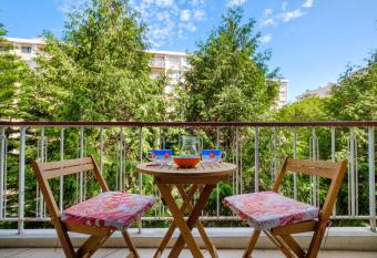 Studio En Bord De Mer has Balcony rooms