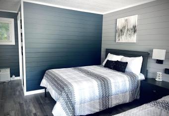 Teepee Room 12-Newly Renovated allows 18 year olds to book a room