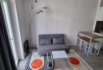 (null) allows 18 year olds to book a room