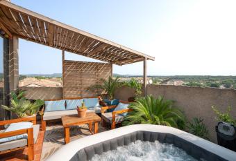 Joshroom allows 18 year olds to book a room