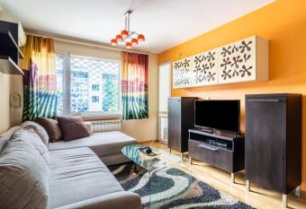 Sweet pleasure in downtown has rooms with a private hot tub