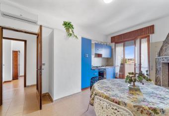 La Casa sul Lungomare has Balcony rooms