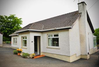 Crebilly Cottage - Rural Life doesn t get better has Balcony rooms