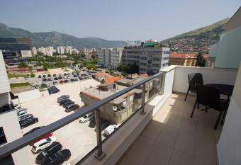 Sunny View Apartment allows 18 year olds to book a room