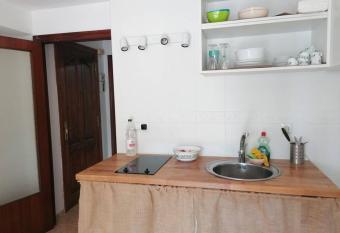 Apartamento en Cambrils a pie de playa allows 18 year olds to book a room