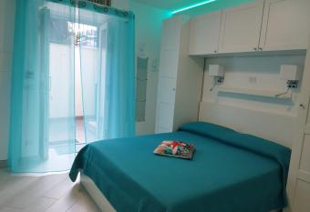 SoleMare Rooms  has Balcony rooms