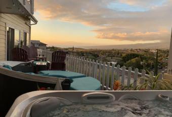 Coastal Waikoloa Cottage Sleeps 10 has Balcony rooms