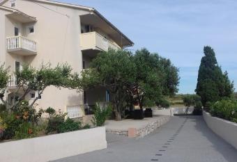 Apartments Zoran has Balcony rooms