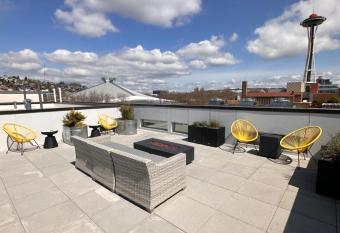 Sleeping Uptown has Balcony rooms