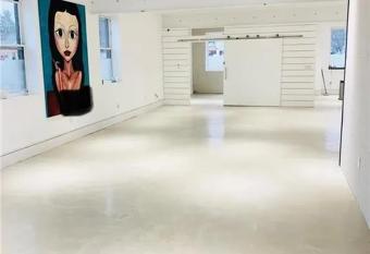 The Victor has rooms with a private hot tub