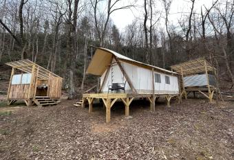 Growing Faith Farms has Balcony rooms