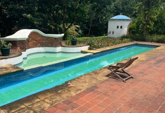 Casa vacacional en escuintla has rooms with a private hot tub