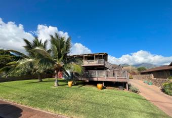 Ocean Views from this Private Three Bedroom House with AC - near Ka anapali & Lahaina! has Balcony rooms