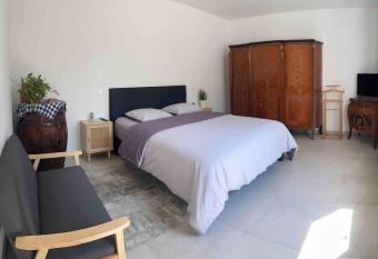 Appartement allows 18 year olds to book a room