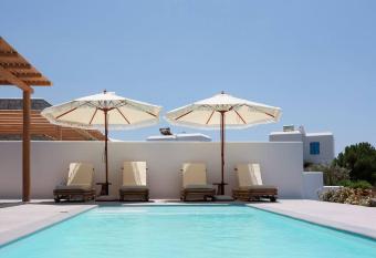 OLIVES seaside villas (4elies) has Balcony rooms