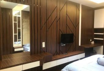 Tritan Studio Room Nagoya Thamrin City Apartment has Balcony rooms