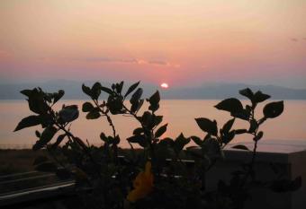 Maria   s Sunset House has Balcony rooms