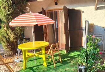 Guiteco allows 18 year olds to book a room