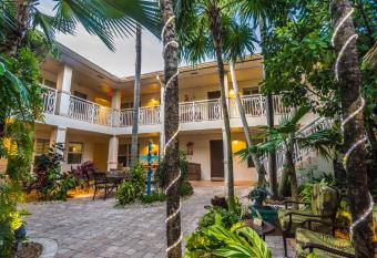 Crane's Beach House Boutique Hotel & Luxury Villas has Balcony rooms