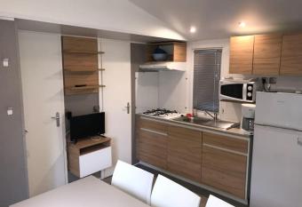 Mobil home recent de 3 chambres dans un Camping 4* has Balcony rooms