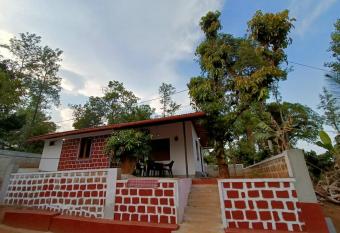Cauvery Home Stay pulimakki has Balcony rooms