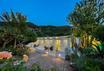 barracudasuite allows 18 year olds to book a room