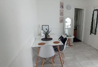 katyra house allows 18 year olds to book a room