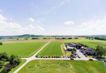 Caf   & Wein G  stehaus Kurz has Balcony rooms