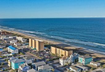 Golden Sands Carolina Beach Oceanfront, Tapestry by Hilton has Balcony rooms