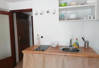 Apartamento en Cambrils a pie de playa allows 18 year olds to book a room