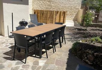 Maison 5 chambres 3sdb en ville avec piscine has Balcony rooms