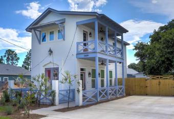 La Casa Boheme allows 18 year olds to book a room