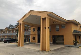 Americas Best Inn - Savannah I-95 has Balcony rooms